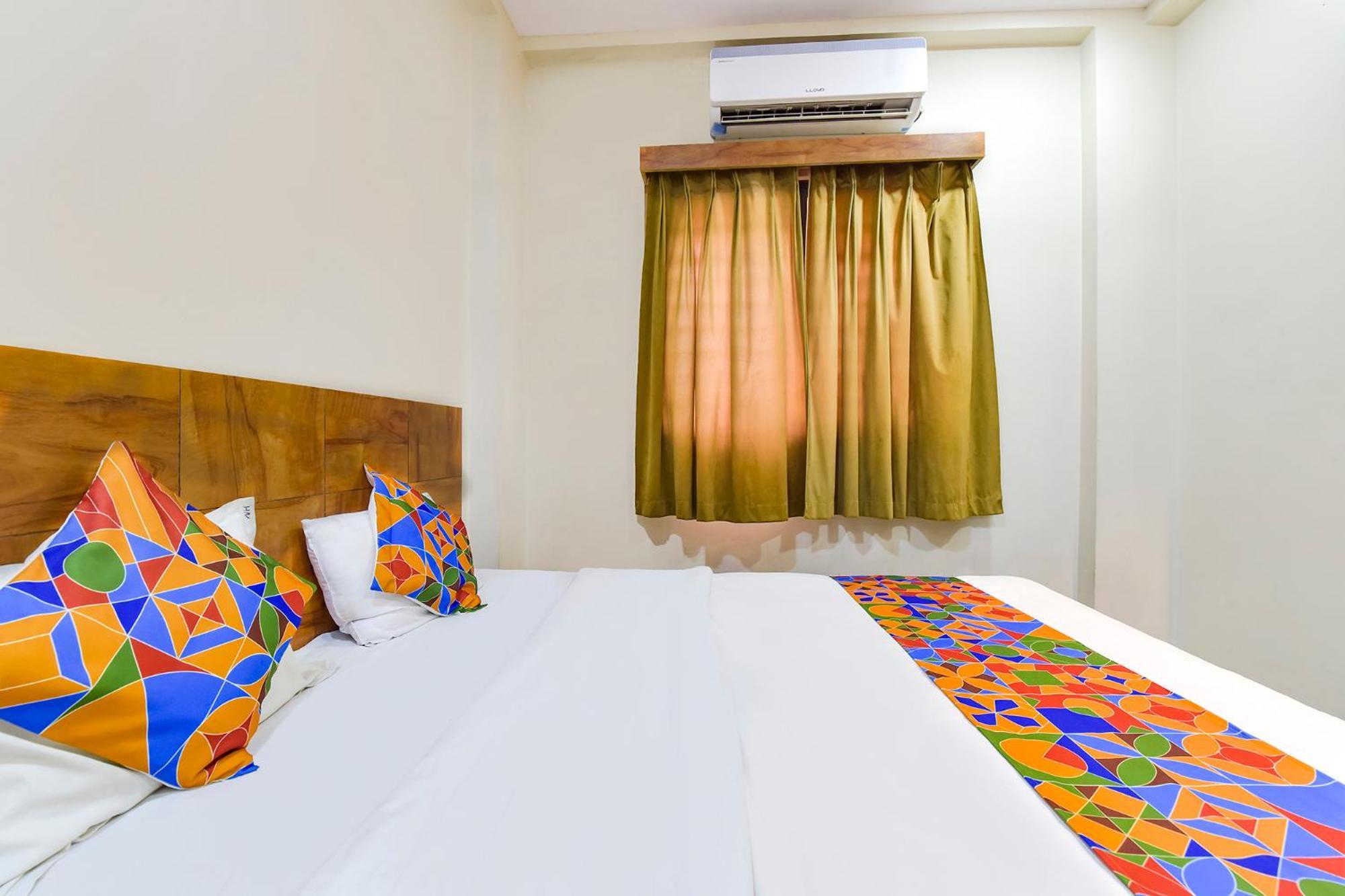 Fabexpress Nishesh Tower Hotel Ujjain Eksteriør billede