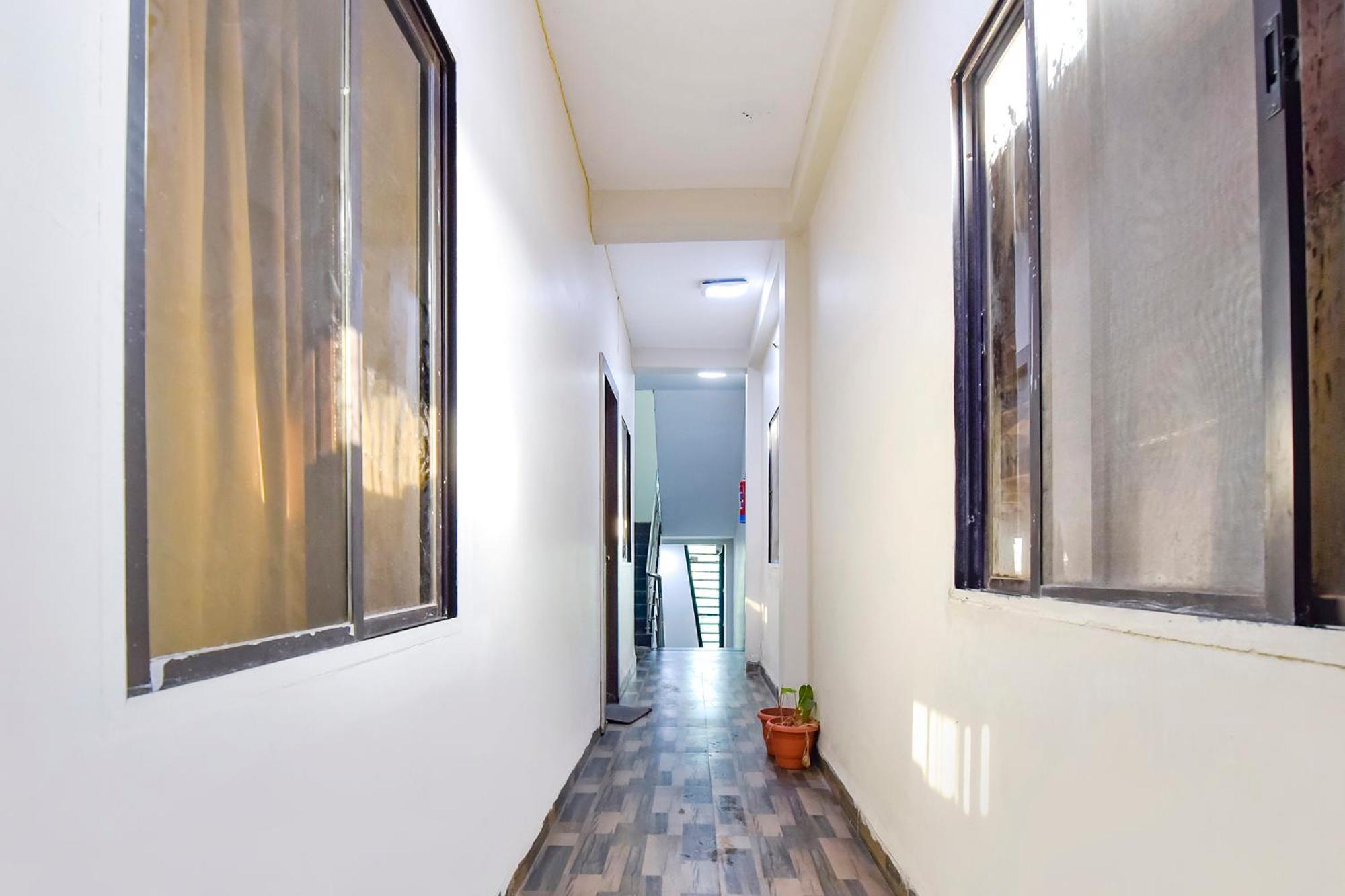Fabexpress Nishesh Tower Hotel Ujjain Eksteriør billede