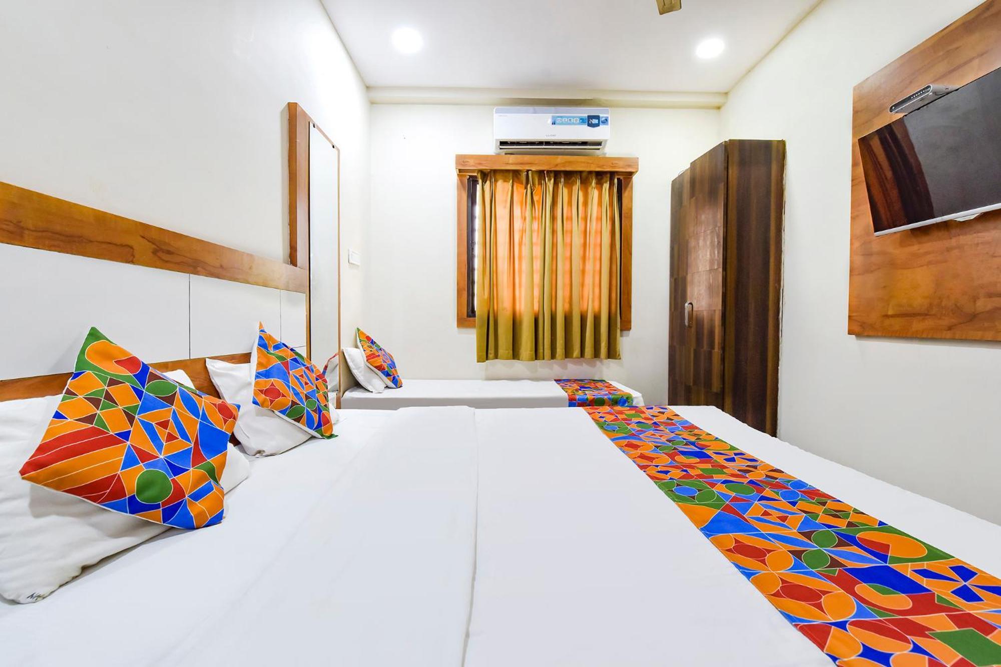 Fabexpress Nishesh Tower Hotel Ujjain Eksteriør billede