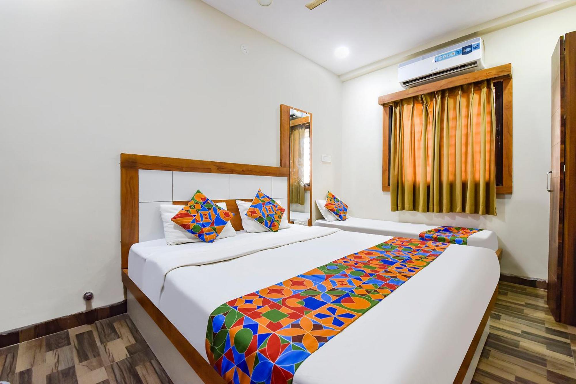 Fabexpress Nishesh Tower Hotel Ujjain Eksteriør billede